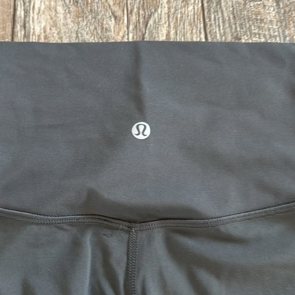 LULULEMON GREY LEGGINGS, SIZE 6 - Picture 9 of 10